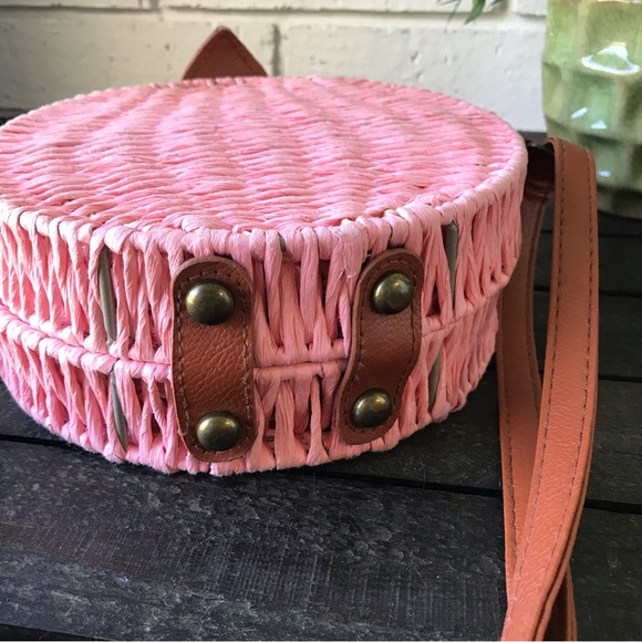 Lucky 7 Pink Round Straw Purse - Picture 4 of 11